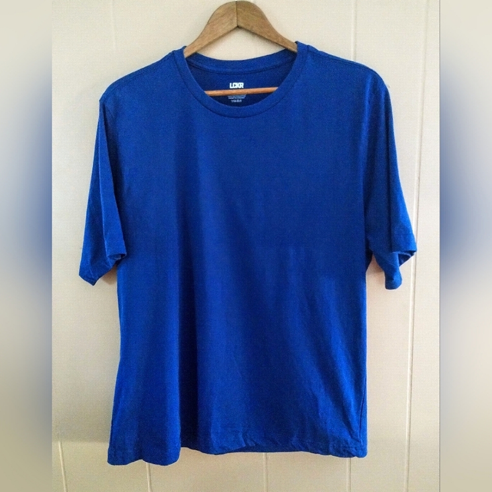 LCKR Foot Locker rich blue tee EUC size large